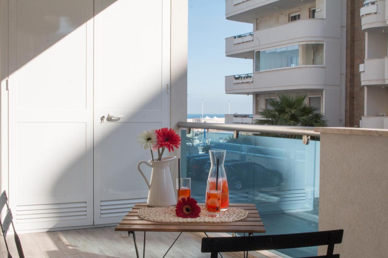 Nilu In Citta - Nuovo Appartamento Con Vista Mare Monopoli Exterior photo